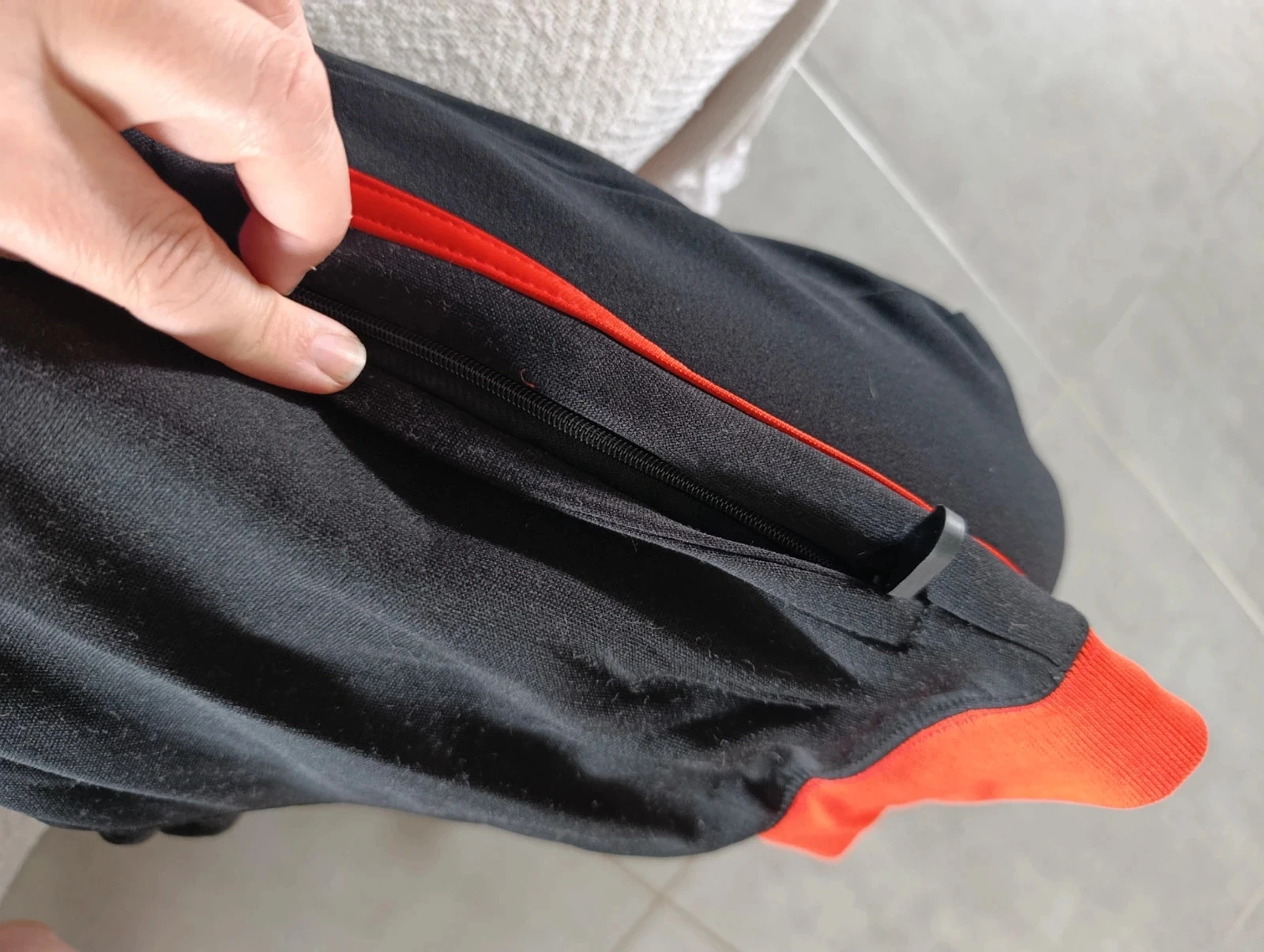 Evol trainingsbroek zwart en rood – 2XS – Ritssluiting bij de enkels – photo 5